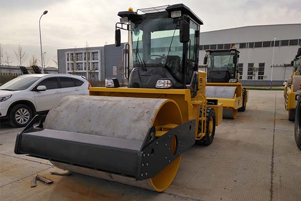 振動<a href='http://www.maiyueqiu.com' target='_blank'>壓路機</a>