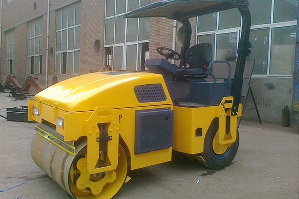 <a href='http://www.maiyueqiu.com' target='_blank'>壓路機(jī)</a> <a href='http://www.maiyueqiu.com' target='_blank'>壓路機(jī)</a>